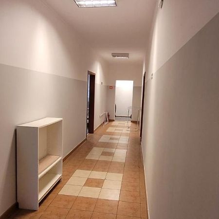 פיאזשנו Amidi Hostel Piaseczno מראה חיצוני תמונה